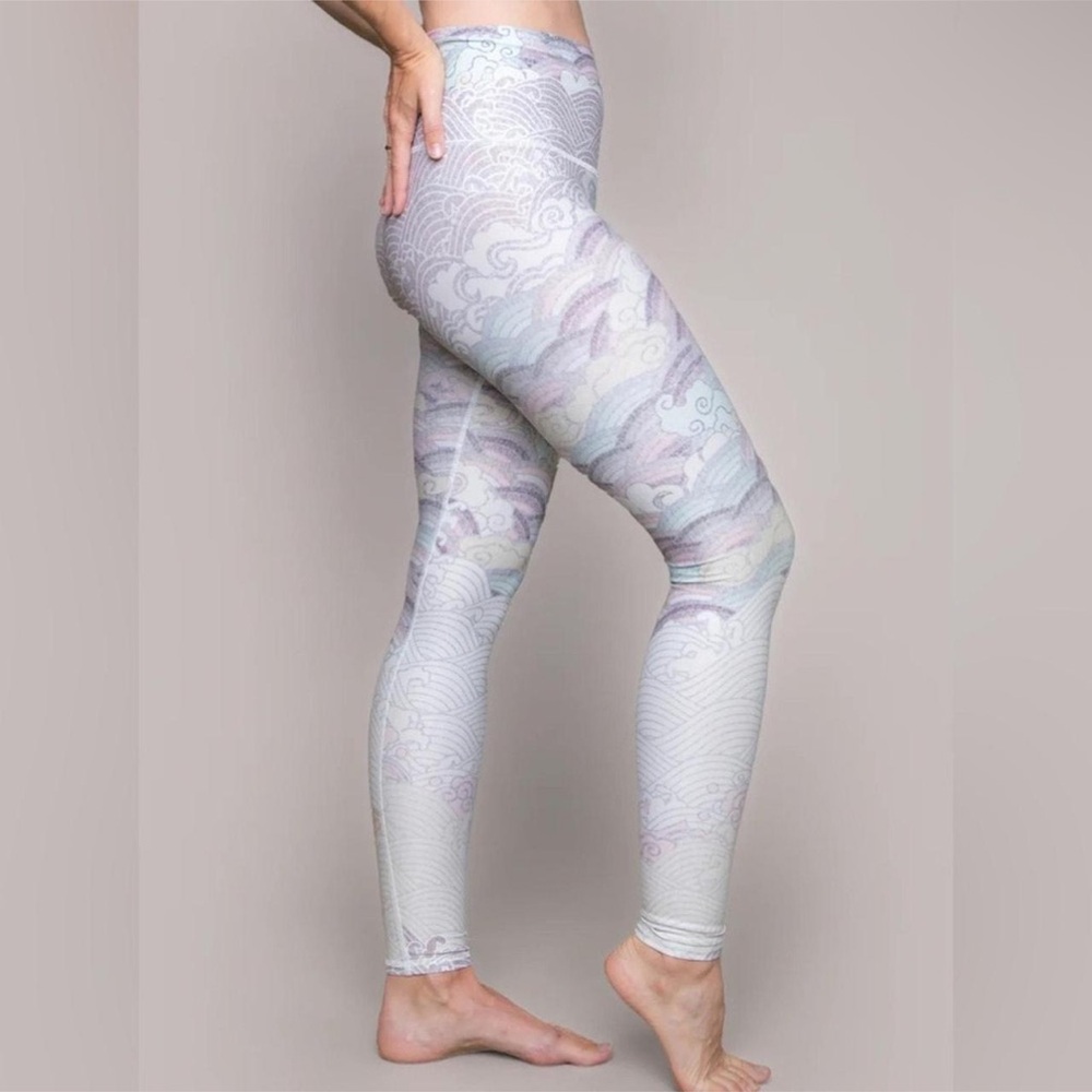 Niyama Sol Waves Barefoot Leggings Size Small Hot Yoga Soft Bottoms